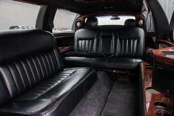 LINCOLN TOWN CAR LIMOUSINE - 14