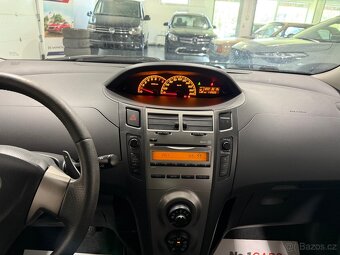 Toyota Yaris 1,3 VVT-i AUTOMAT KLIMA - 14