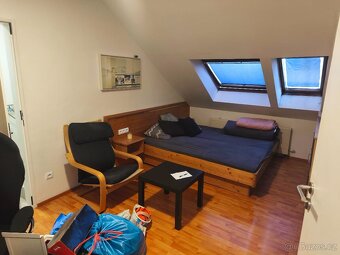 2+1 zařízený, 12.000 Kč i s energiemi, cizinci nevadí. Volný - 14