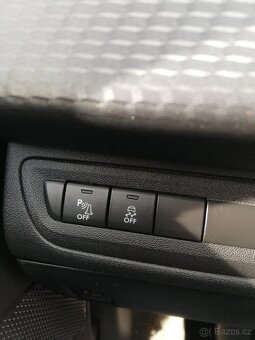 Peugeot 2008 1.2 60kw - ideál na kratší vzdálenosti - VÝMĚNA - 14