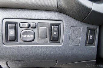 Toyota Avensis T25,benzín,2.0 VVT-i 108 kW,maximální výbava - 14