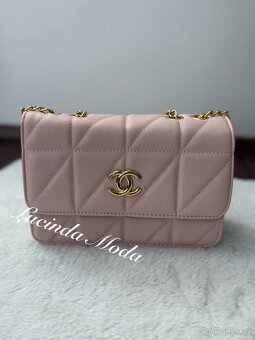 Úžasná crossbody kabelka - 14