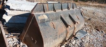 Kolový nakladač Komatsu WA 320-6 - 14