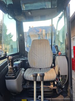 Pásový bagr Minibagr Volvo ECR35D r.v. 2017  Nové pásy - 14