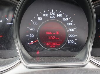 Kia Ceed HB 1.4CRDi 66kW ČR 1MAJITEL SERVISKA - 14