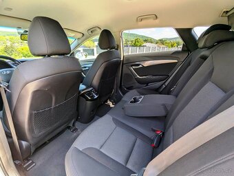HYUNDAI i40 Combi 1.7CRDi 100kW, Business, 104712km, 2015 - 14