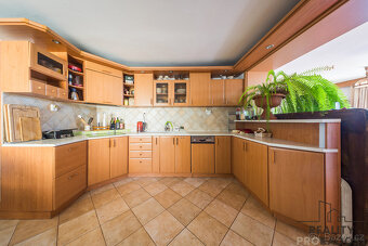 Prodej rodinného domu 315 m2, pozemek 834 m2, Perunská Hodon - 14