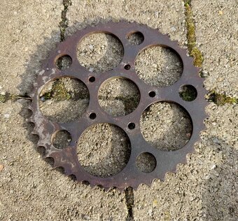 Jawa 100 Robot - rozety a stit - 14