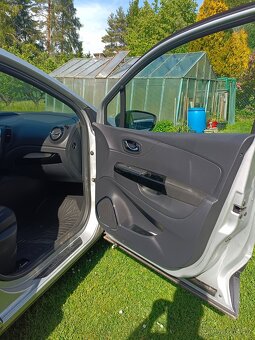 RENAULT CAPTUR, LIMITED - 14