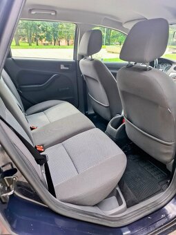 Ford Focus kombi, 1,6 74 kW  benzin Style nehavarovaný - 14