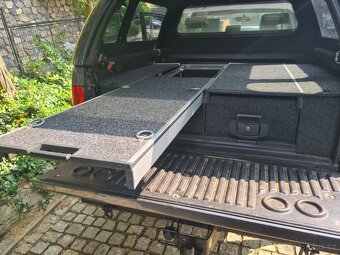 Toyota Hilux 2.5 D-4D - 14