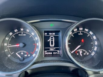 Škoda Superb Combi II 2.0TDI 103kW 2014 - 14