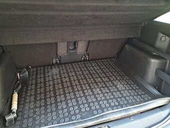 ŠKODA YETI 2.0TDi 4x4 11/2013 ALU, KLIMA, TAŽNÉ, NOVÁ STK - 14