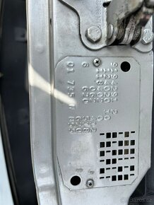 Mercedes W124 200 - 14
