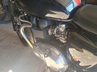 Triumph Bonneville SE Café racer - 14
