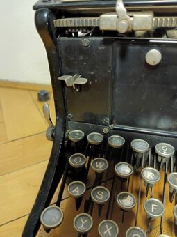 stary psaci stroj Continental - funkcni - 14