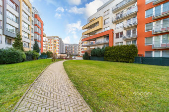 Velmi příjemný byt 1+kk se zahrádkou v atraktivní lokalitě. - 14