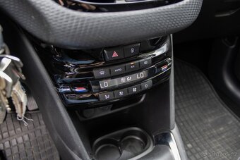Peugeot 208 1.2 PureTech Style - 14