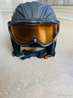 Lyžařská helma Uvex a brýle Uvex - 14