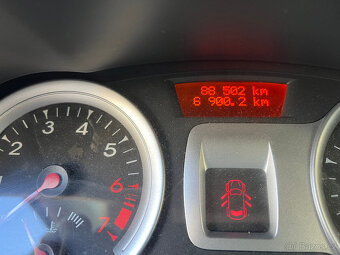 RENAULT CLIO 1,2 i 55Kw 1.MAJITEL, ČR - 14