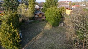 Prodej zahrady 384 m2 s dřevěnou chatou 13 m2 , Teplice - 14