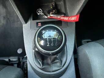 Volkswagen Touran 2.0 TDI 103kw - Klima,Navi - 14