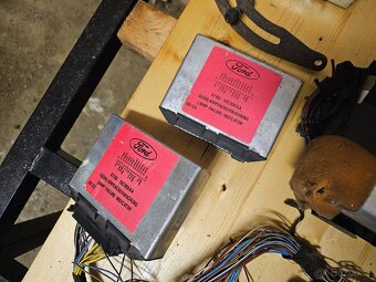 ND Ford Scorpio mk1 2.0 85 kW OHC - 14