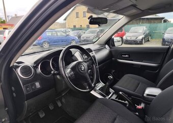 Suzuki Grand Vitara 2.4i 4x4 Tažné, Výhřev. Sed. benzín - 14
