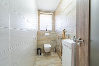Prodej rodinného domu 240 m², pozemek 917 m² - Kaplice - 14