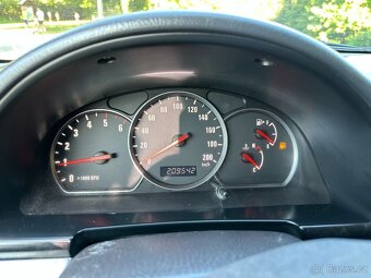 2x Suzuki Grand Vitara 2,0 HDi 80 kW  4x4 - 14