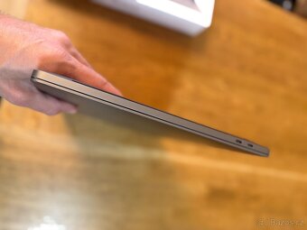 Apple MacBook Pro 16" 2.3GHz Intel Core i9 32GB / 1TB - 14