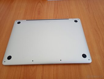 MacBook PRO 13 palců M1 chip 8 RAM 256 SSD NOVÝ 14cyklů - 14