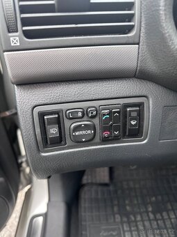 Toyota avensis 2.0 VVT-i - 14
