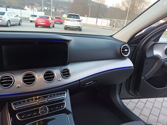 Mercedes-Benz Třídy E 3,0 E 350d,TAŽNÉ,KOLA,SERVIS - 14
