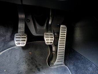 Prodám Volkswagen Passat B6 2.0 TDI (125 kW) - 14