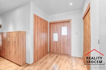 Pronájem zařízeného bytu 3+1 s lodžií, 77 m2, ul. U Kapličky - 14