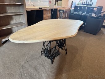 Krásný designový jídelní stůl z exotického dreva - noha kov - 14