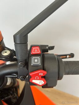 KTM 1290 Super Duke R - 14