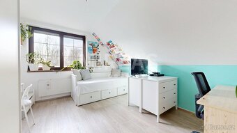 Semice, prodej rodinného domu 5+1, 157 m2 na pozemku 434 m2, - 14