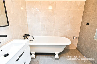 Pronájem bytu 2+1, Hálkova 1157/10, Znojmo - 22.300,- Kč/měs - 14