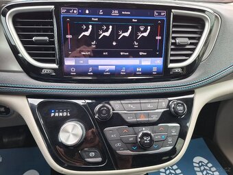 Chrysler Pacifica 3,6L V6, 7míst, bohatá výbava, nový model - 14