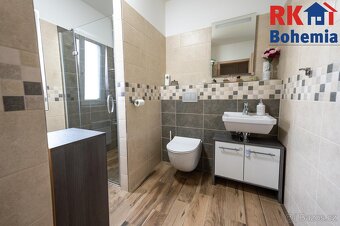 Nabízíme dvoupodlažní nízkoenergetický RD z roku 2018 o disp - 14