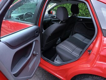 Ford Focus 1.6, 74kW, 2009, KRÁSNÝ STAV, BEZ KOROZE - 14
