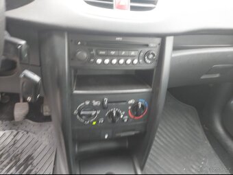 Peugeot 207 1.4i - 14