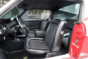 Ford Mustang Fastback 1968 - 14