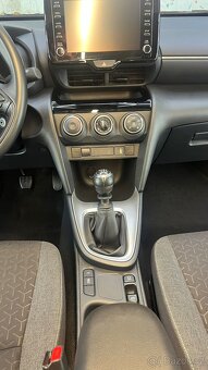 Toyota Yaris CROSS - 14