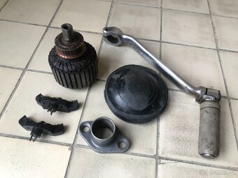 PRODÁM ORIGINÁL DÍLY MOTORU JAWA PÉRÁK 250 FJ / KOMUNISTA - 14