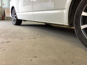 VW Multivan T5 2.0 TDI 103kW 4x4,webasto,xenon,tažné,navi. - 14