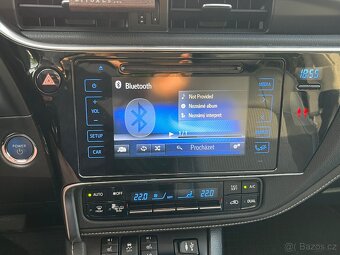 Toyota Auris 1.8i HYBRID, model 2019, naj.94xxx km - 14