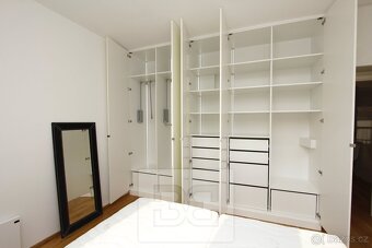 Krásný, designově řešený byt 3+kk s terasou u Stromovky - 14